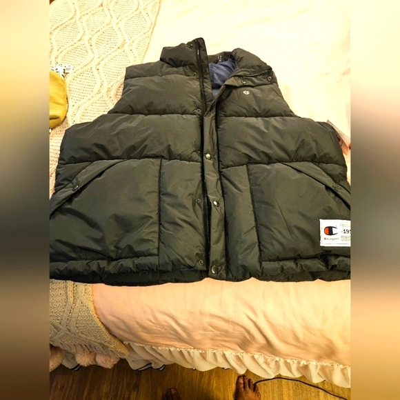 Champion Black Puffer Vest NWT - Picture 1 of 8
